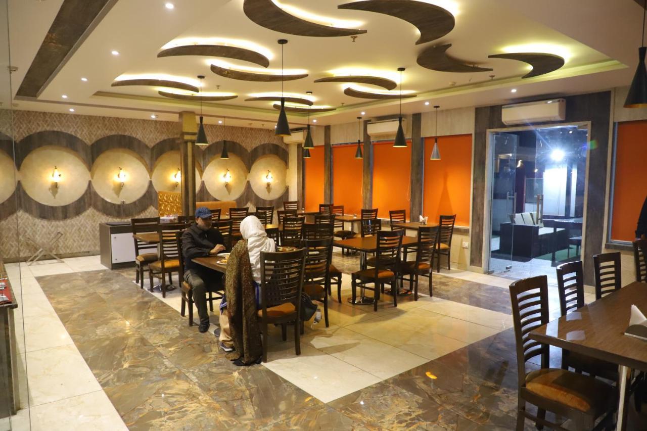 Genx Le Crescent Ghaziabad Hotel Exterior foto