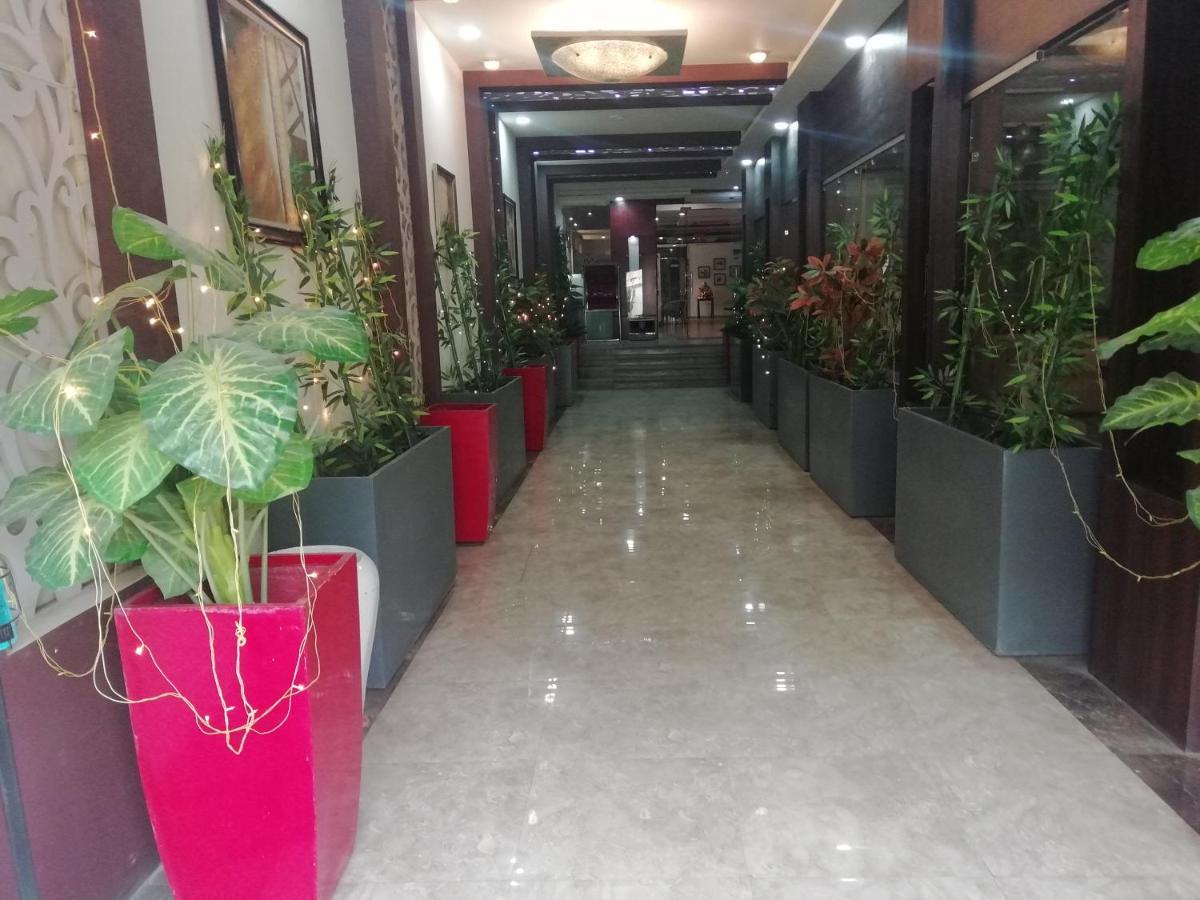 Genx Le Crescent Ghaziabad Hotel Exterior foto