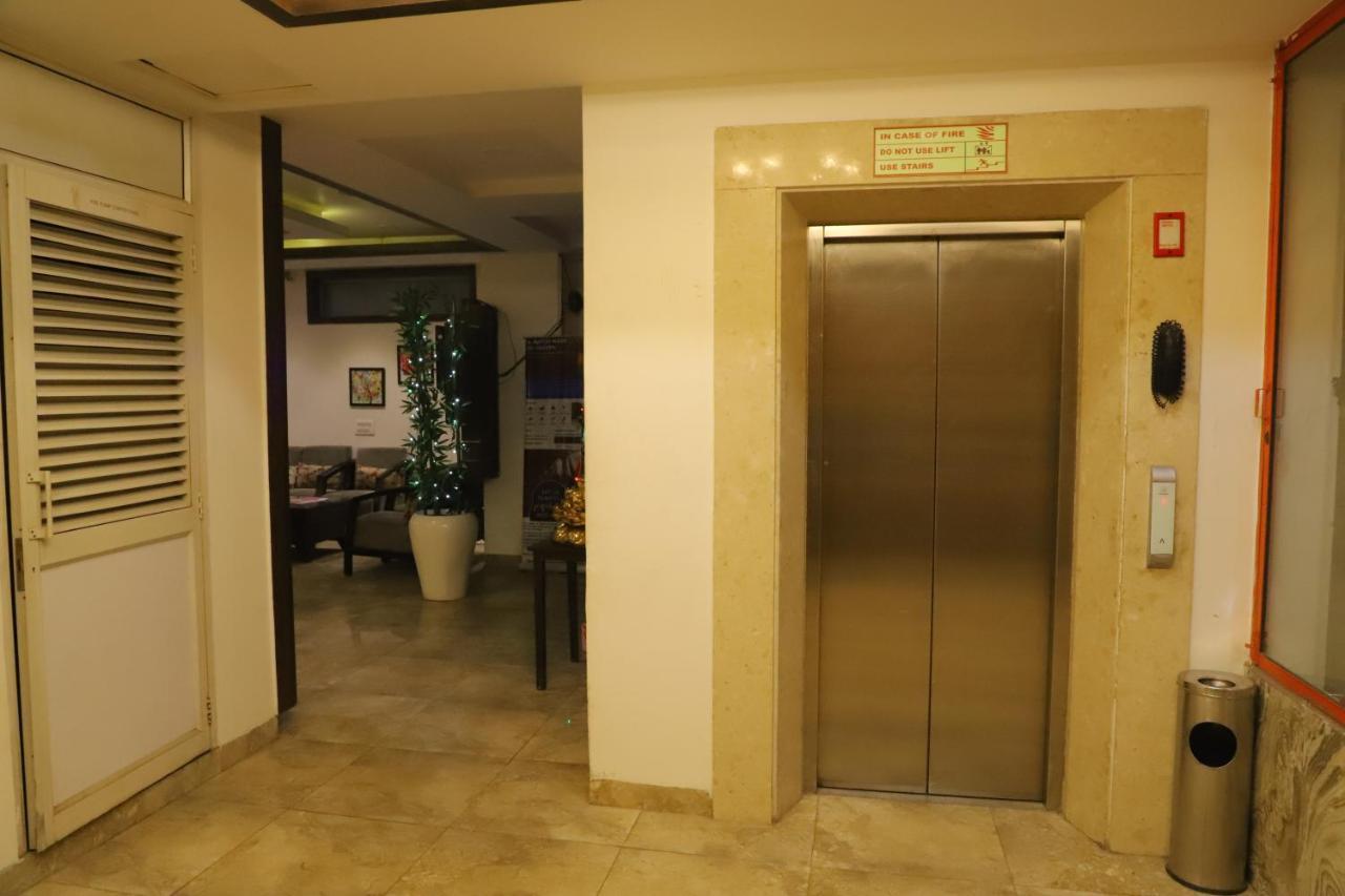Genx Le Crescent Ghaziabad Hotel Exterior foto