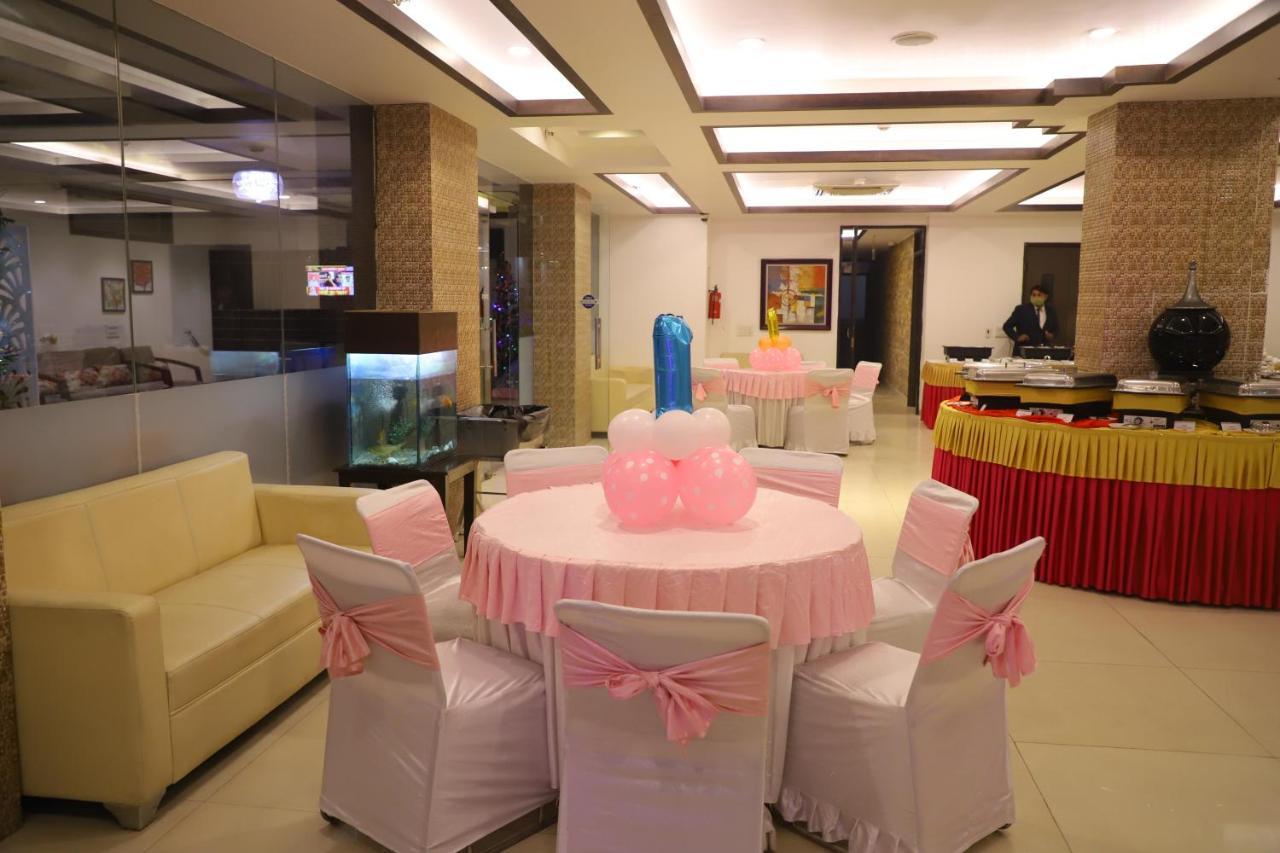 Genx Le Crescent Ghaziabad Hotel Exterior foto