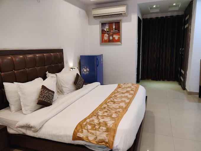 Genx Le Crescent Ghaziabad Hotel Exterior foto