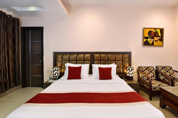 Genx Le Crescent Ghaziabad Hotel Exterior foto
