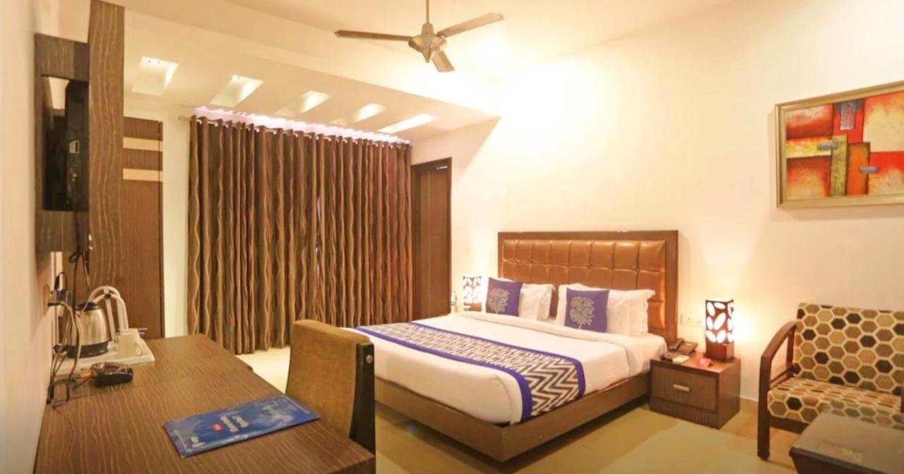 Genx Le Crescent Ghaziabad Hotel Exterior foto