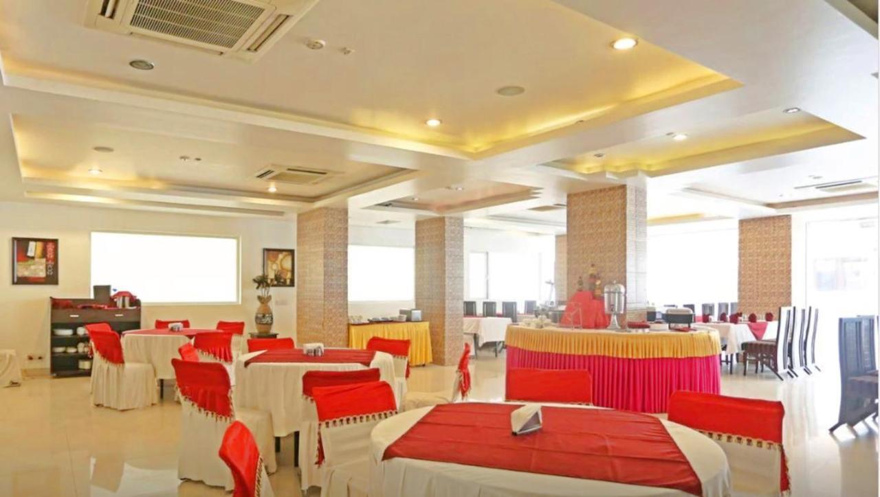 Genx Le Crescent Ghaziabad Hotel Exterior foto