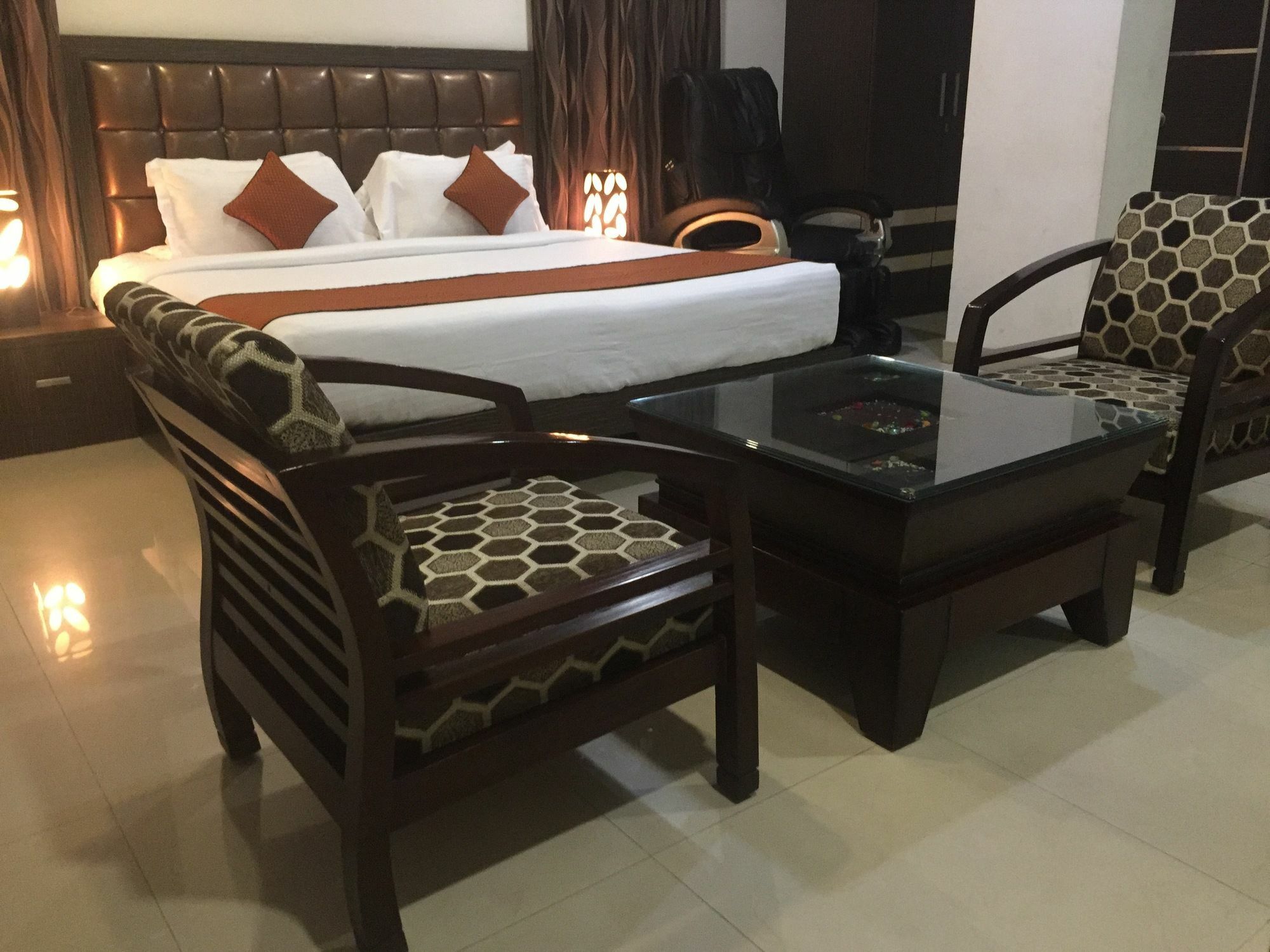 Genx Le Crescent Ghaziabad Hotel Exterior foto