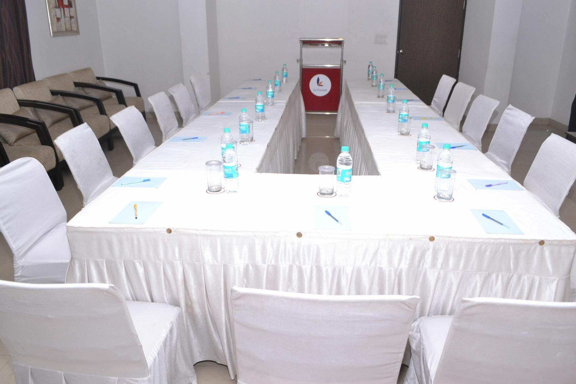 Genx Le Crescent Ghaziabad Hotel Exterior foto